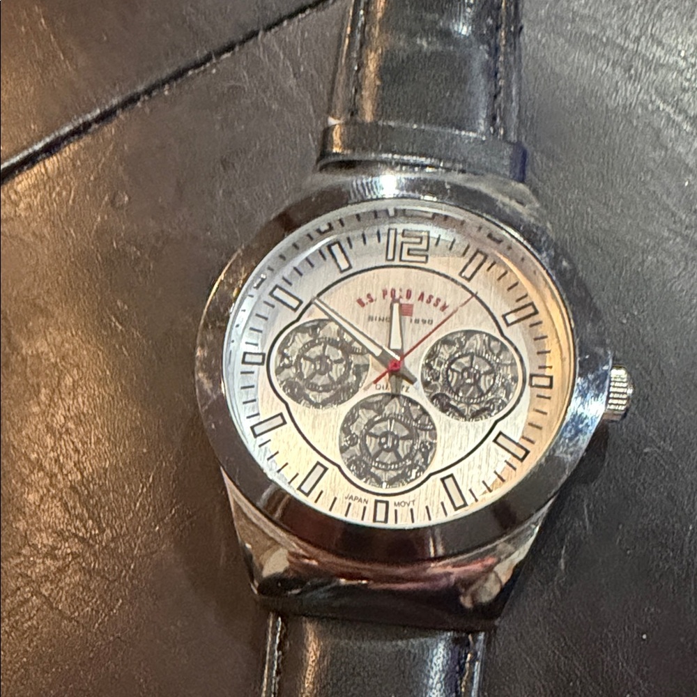 Black and Silver Wristwatch